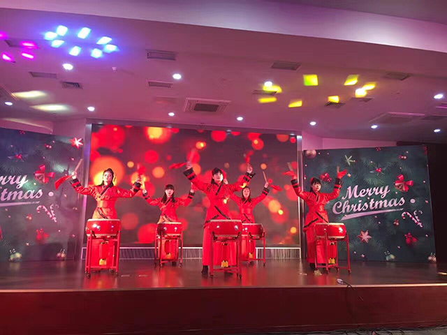 智慧園舉辦圣誕晚會(huì)，我司表演開(kāi)場(chǎng)舞蹈